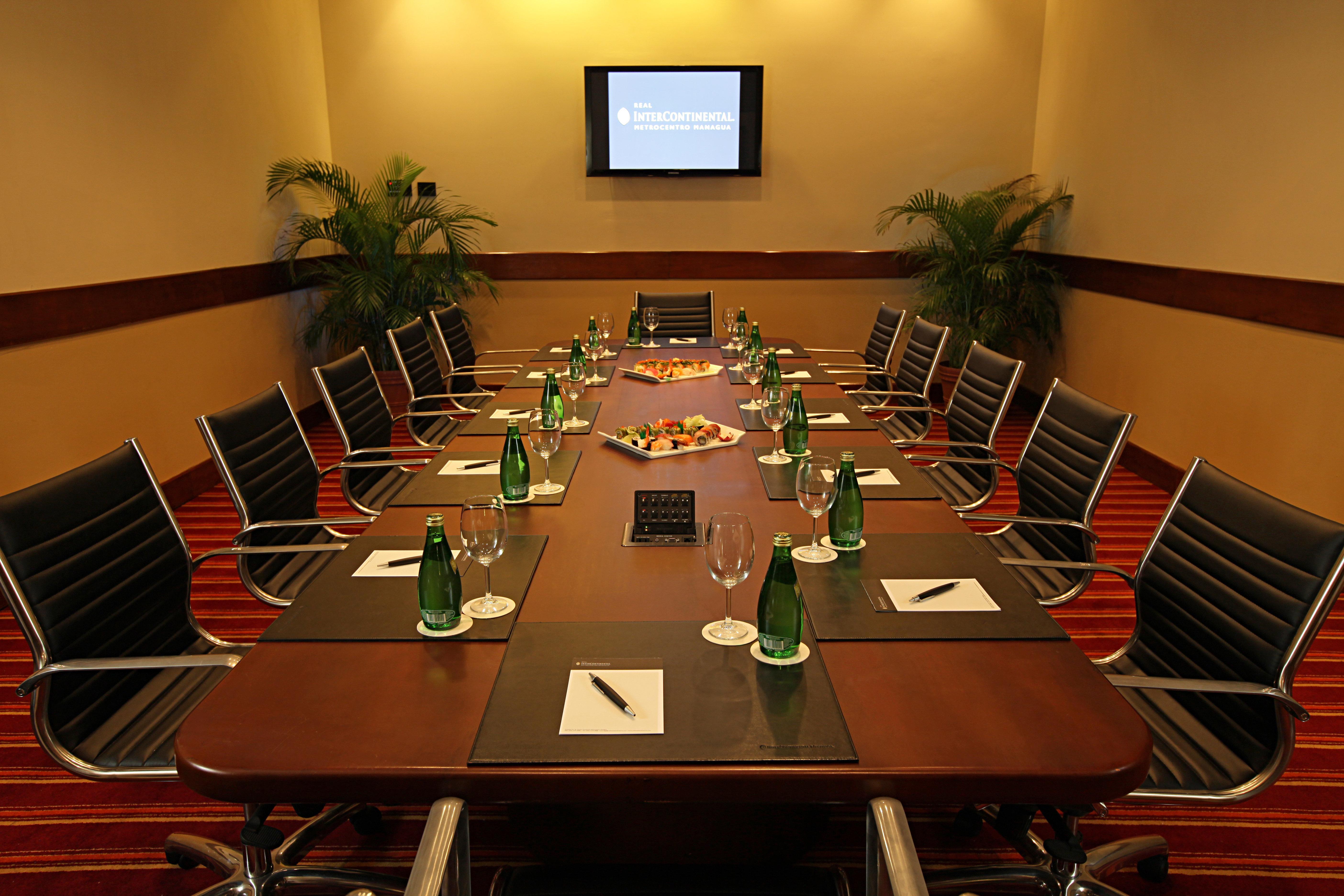Отель Real Intercontinental Metrocentro Managua By Ihg Экстерьер фото