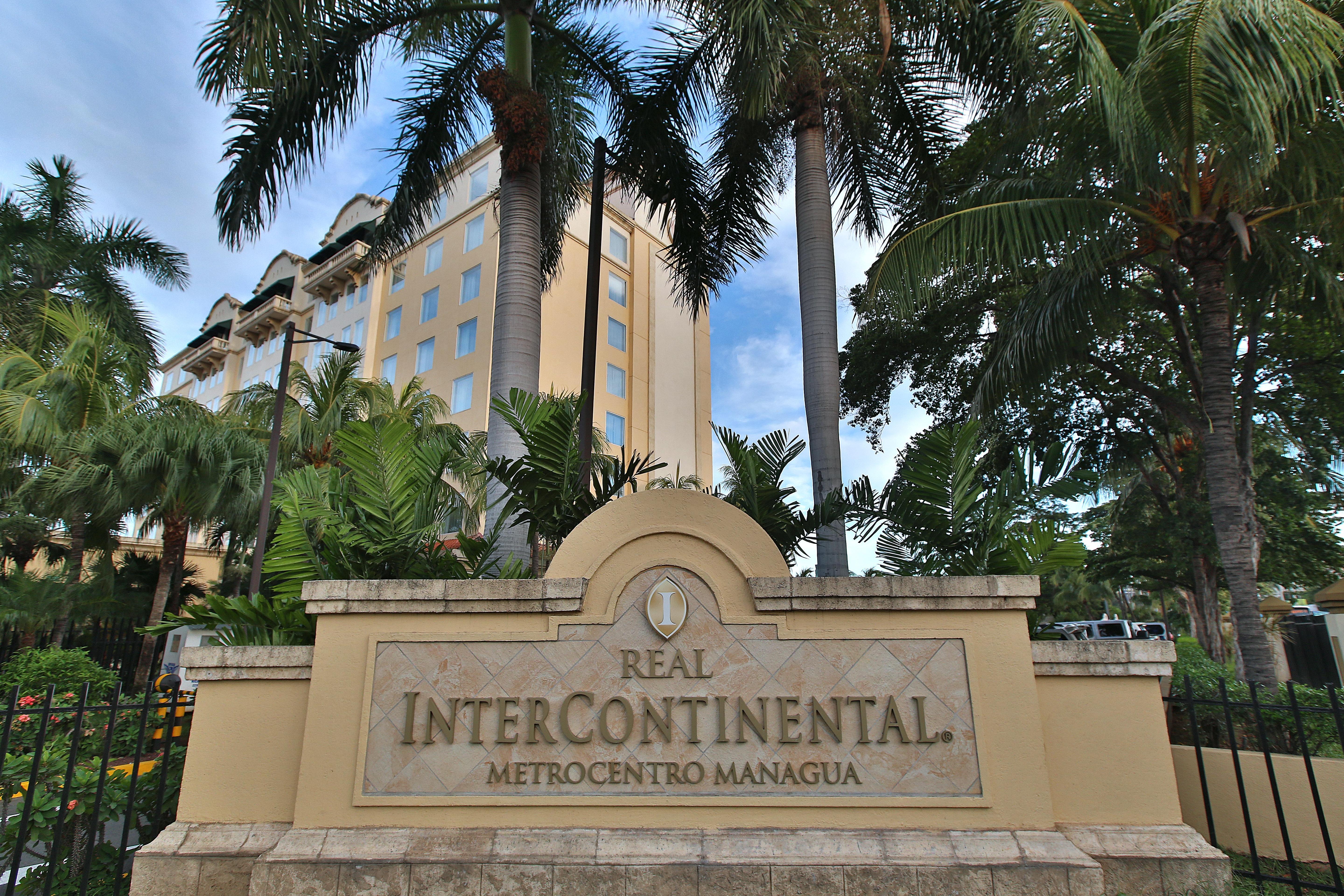 Отель Real Intercontinental Metrocentro Managua By Ihg Экстерьер фото