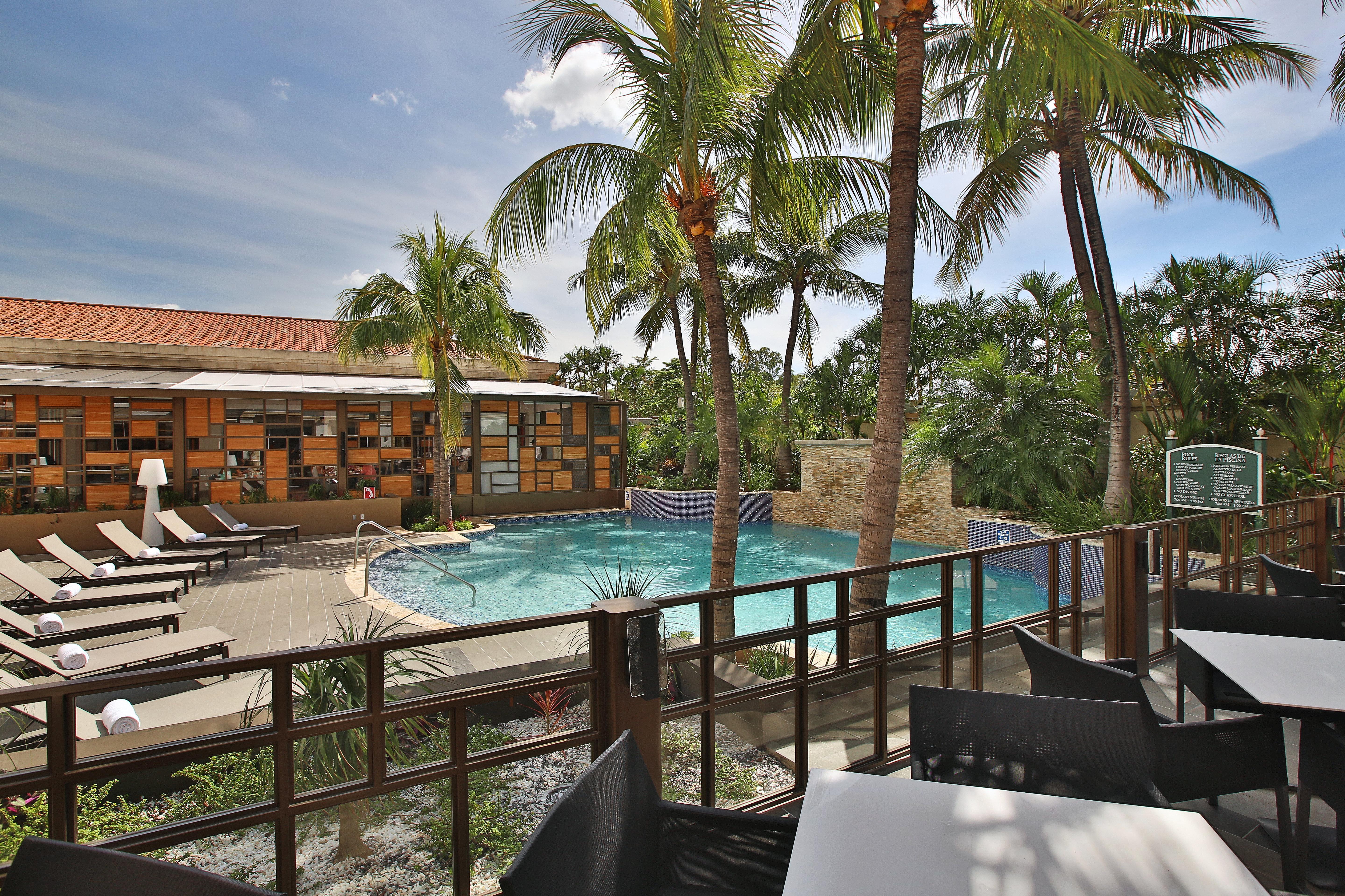 Отель Real Intercontinental Metrocentro Managua By Ihg Экстерьер фото
