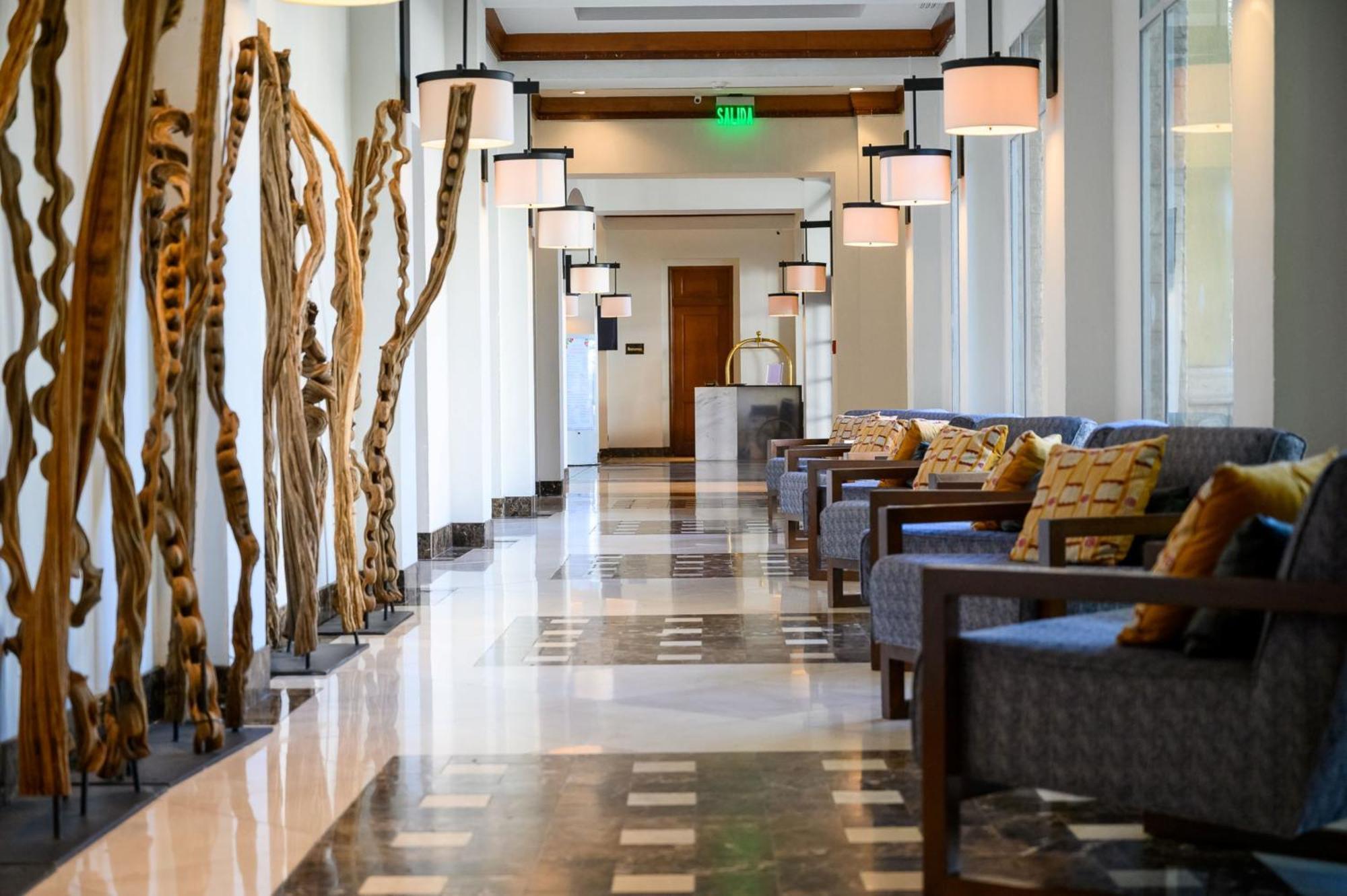 Отель Real Intercontinental Metrocentro Managua By Ihg Экстерьер фото